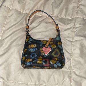 Vintage Dooney& Bourke bitsy bee shoulder bag